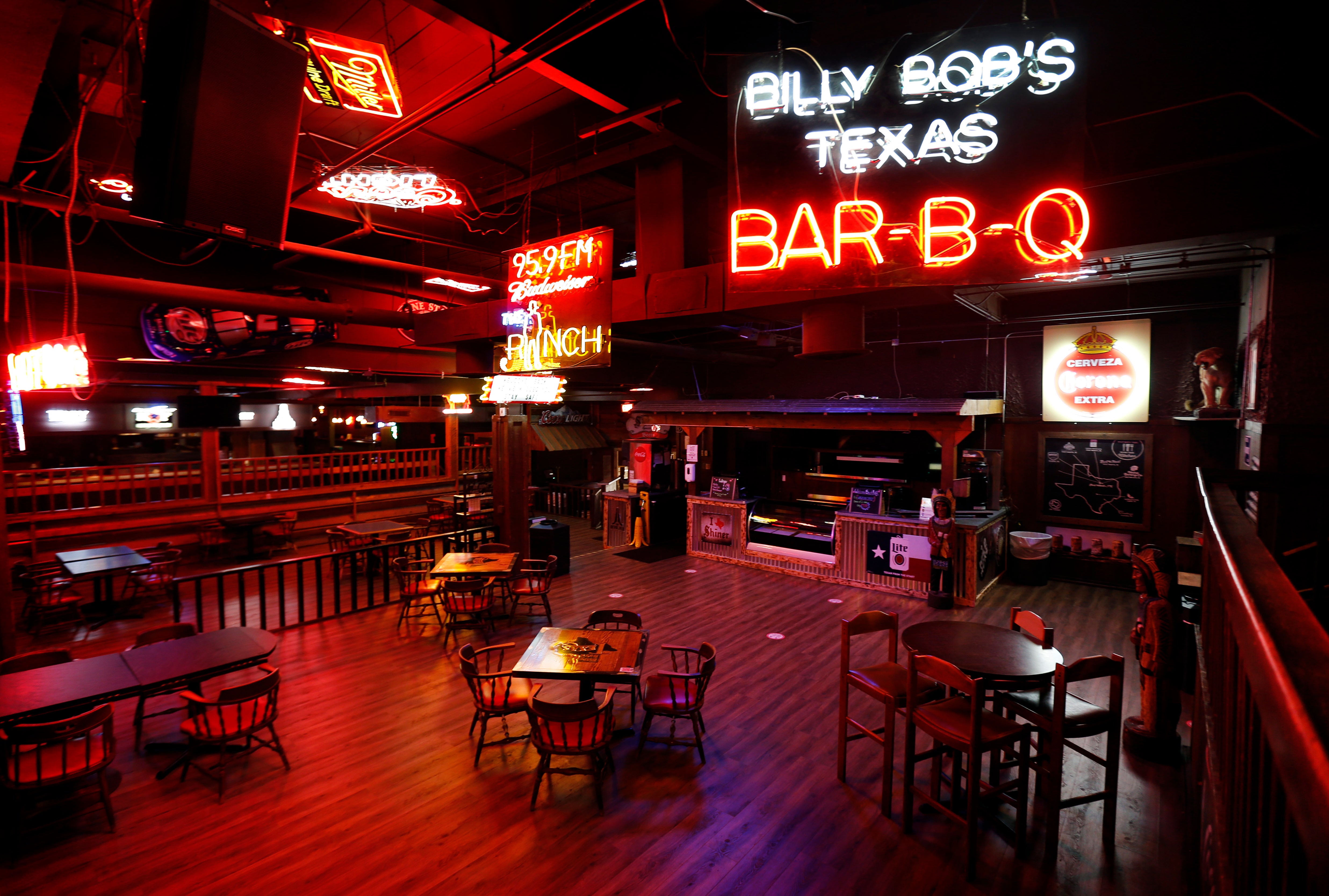 Billy Bob's Texas Country Club